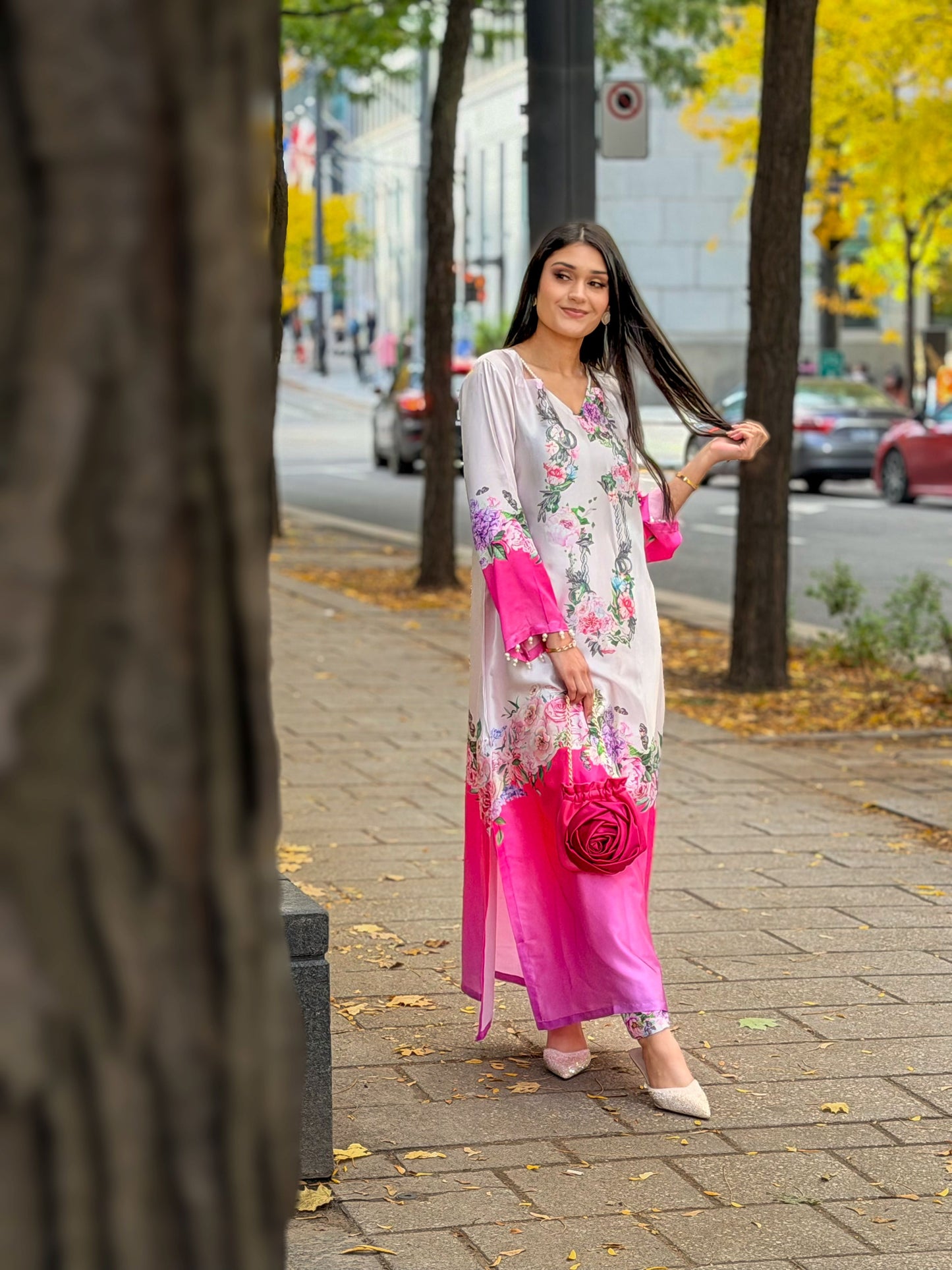 Blooming Grace – Pink & White Floral Kameez And Pant Set