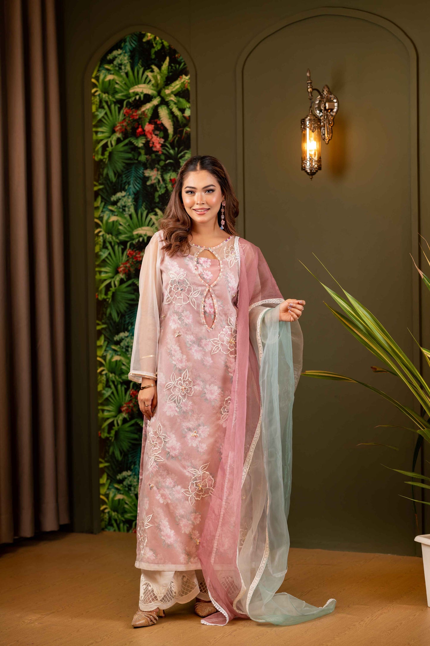 Scattered Rose Kameez