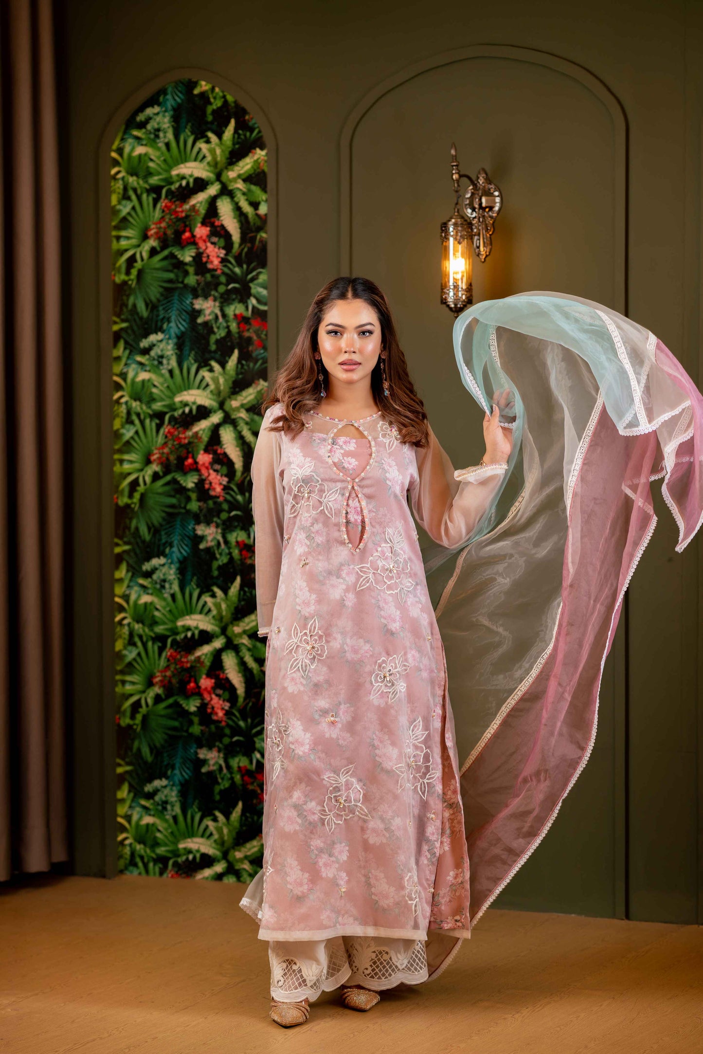 Scattered Rose Kameez