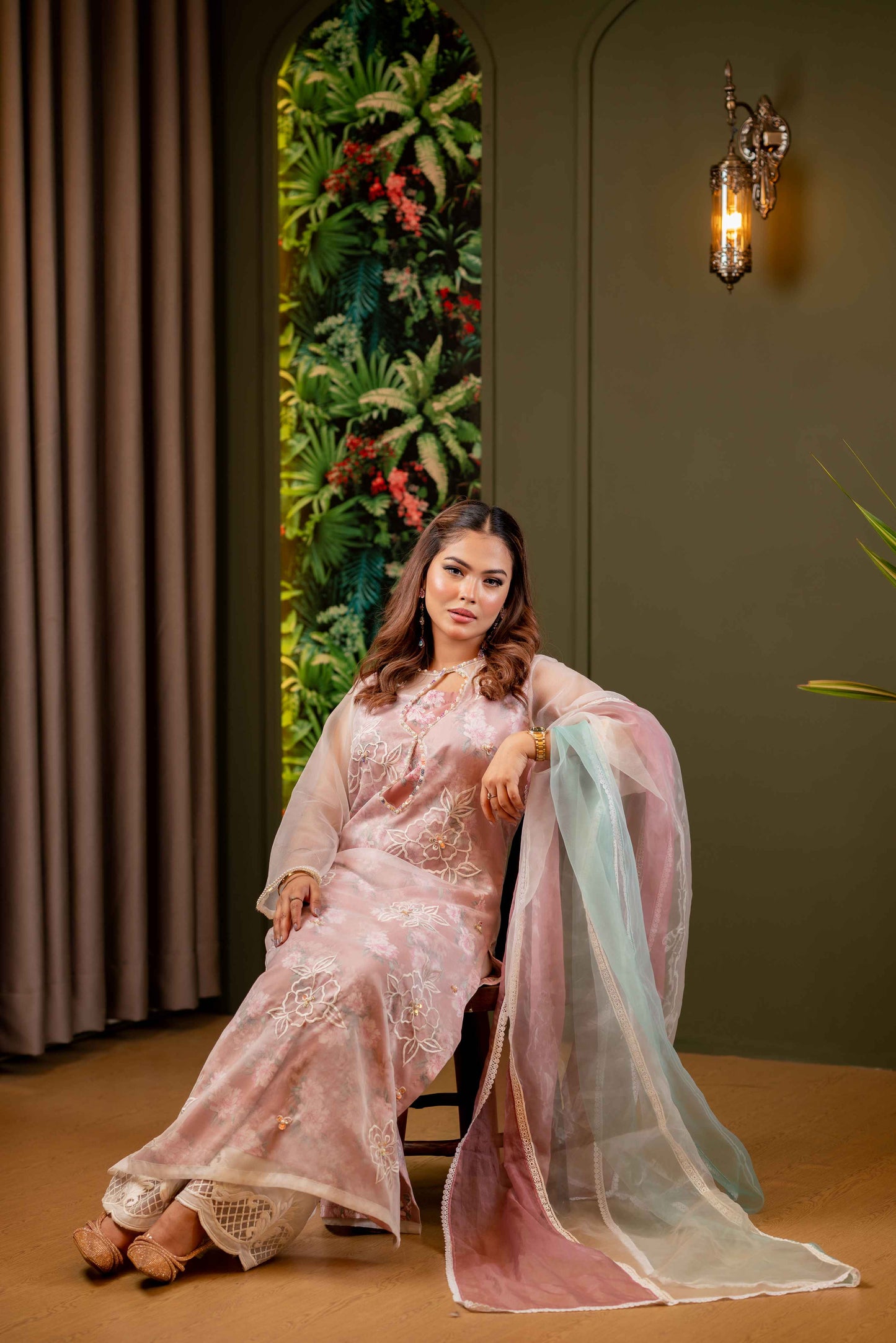 Scattered Rose Kameez