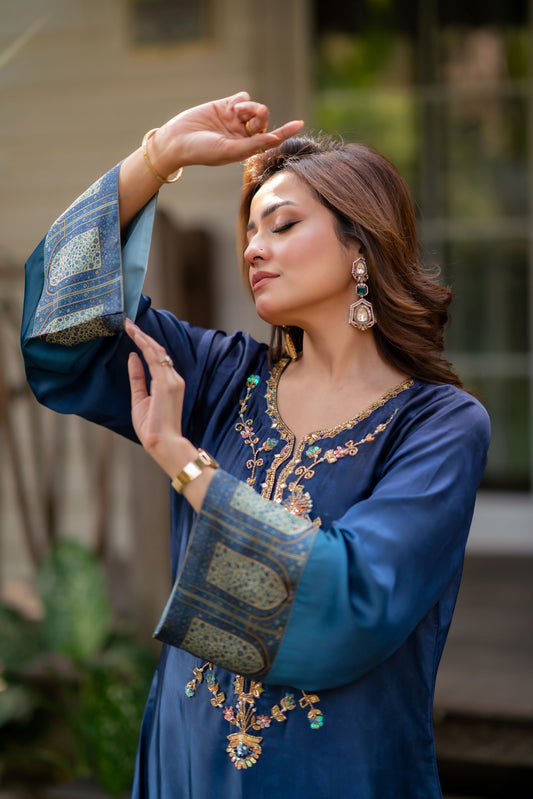 Sapphire Peacock Elegance Three Piece set