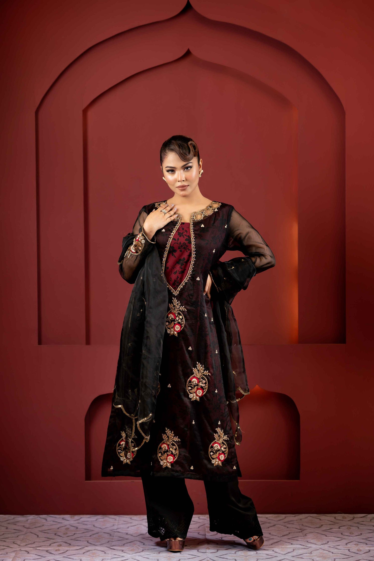 Elegant Black Embroidered Kameez