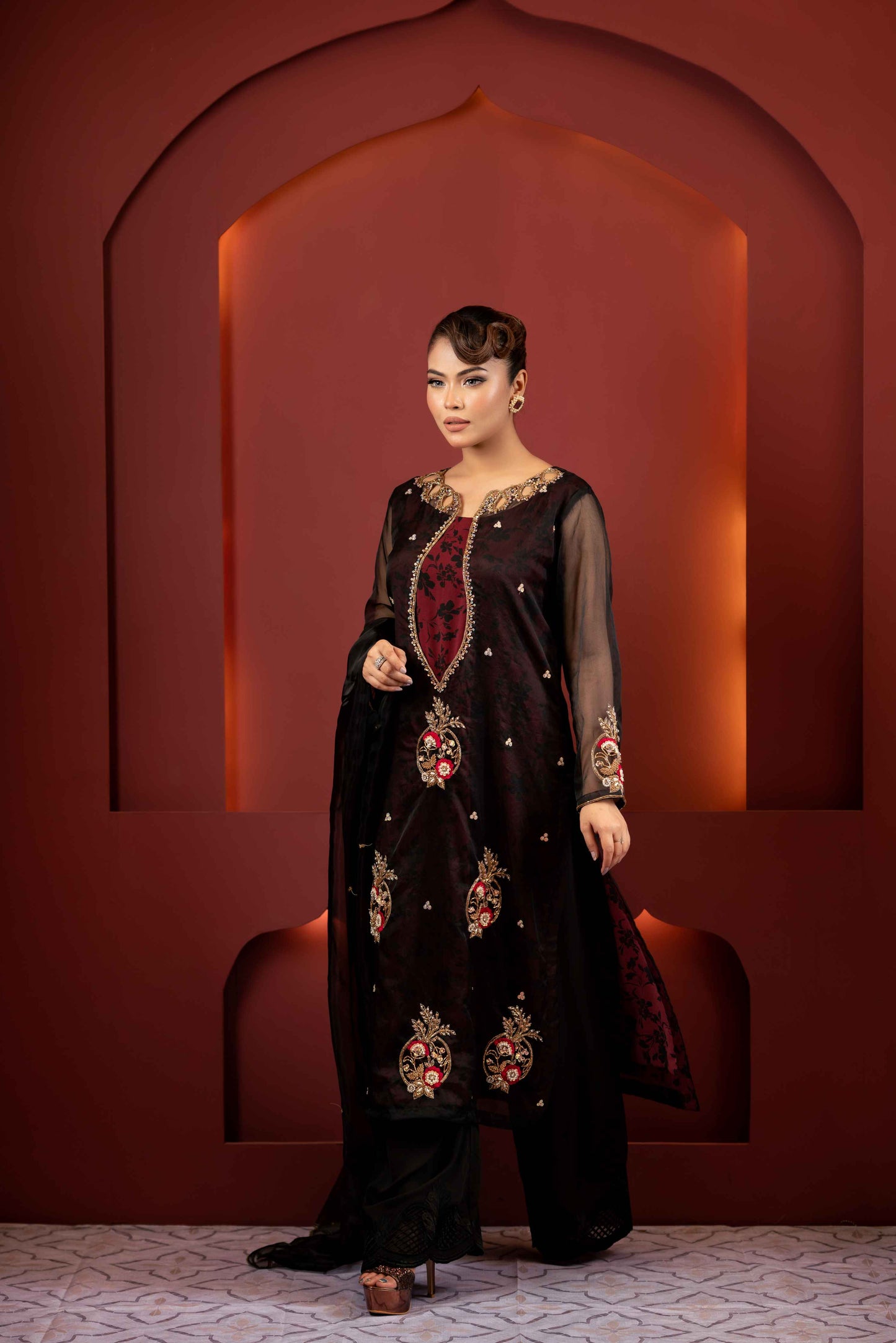 Elegant Black Embroidered Kameez