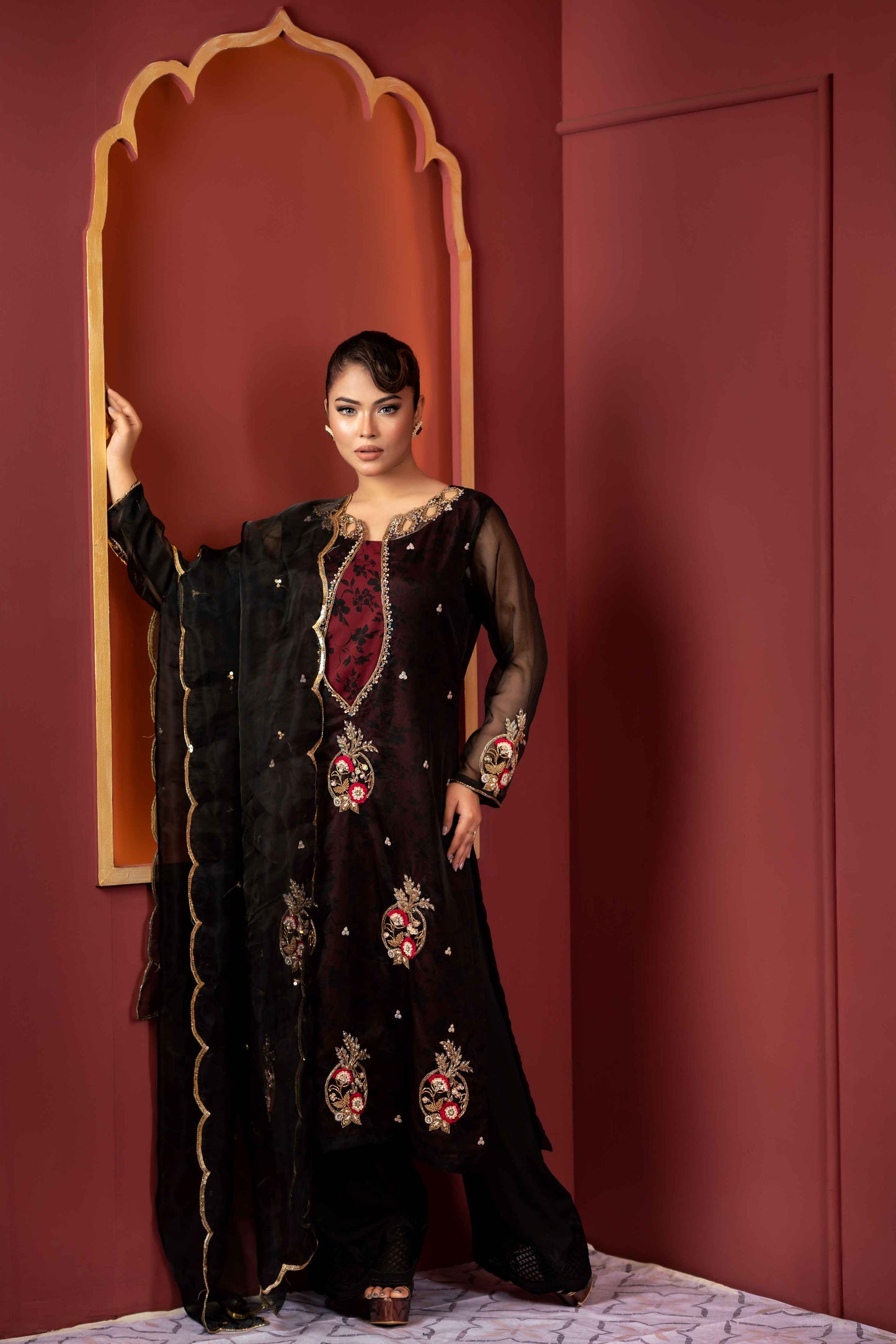 Elegant Black Embroidered Kameez