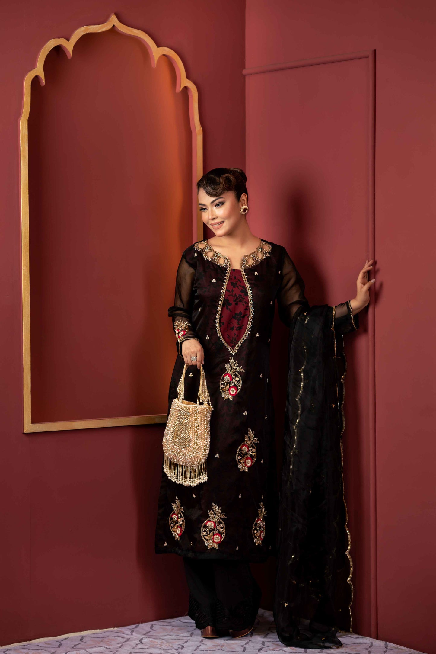 Elegant Black Embroidered Kameez