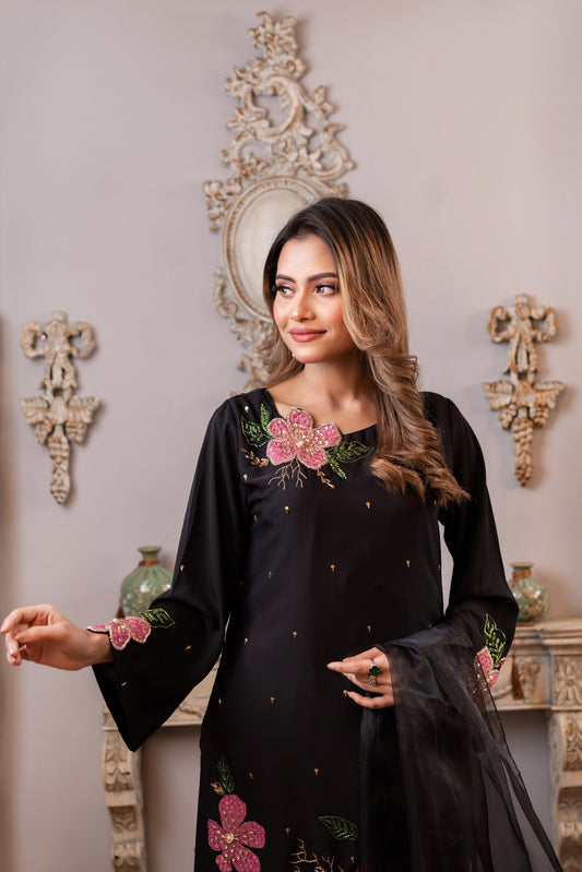 Black Floral Embroidered Kameez