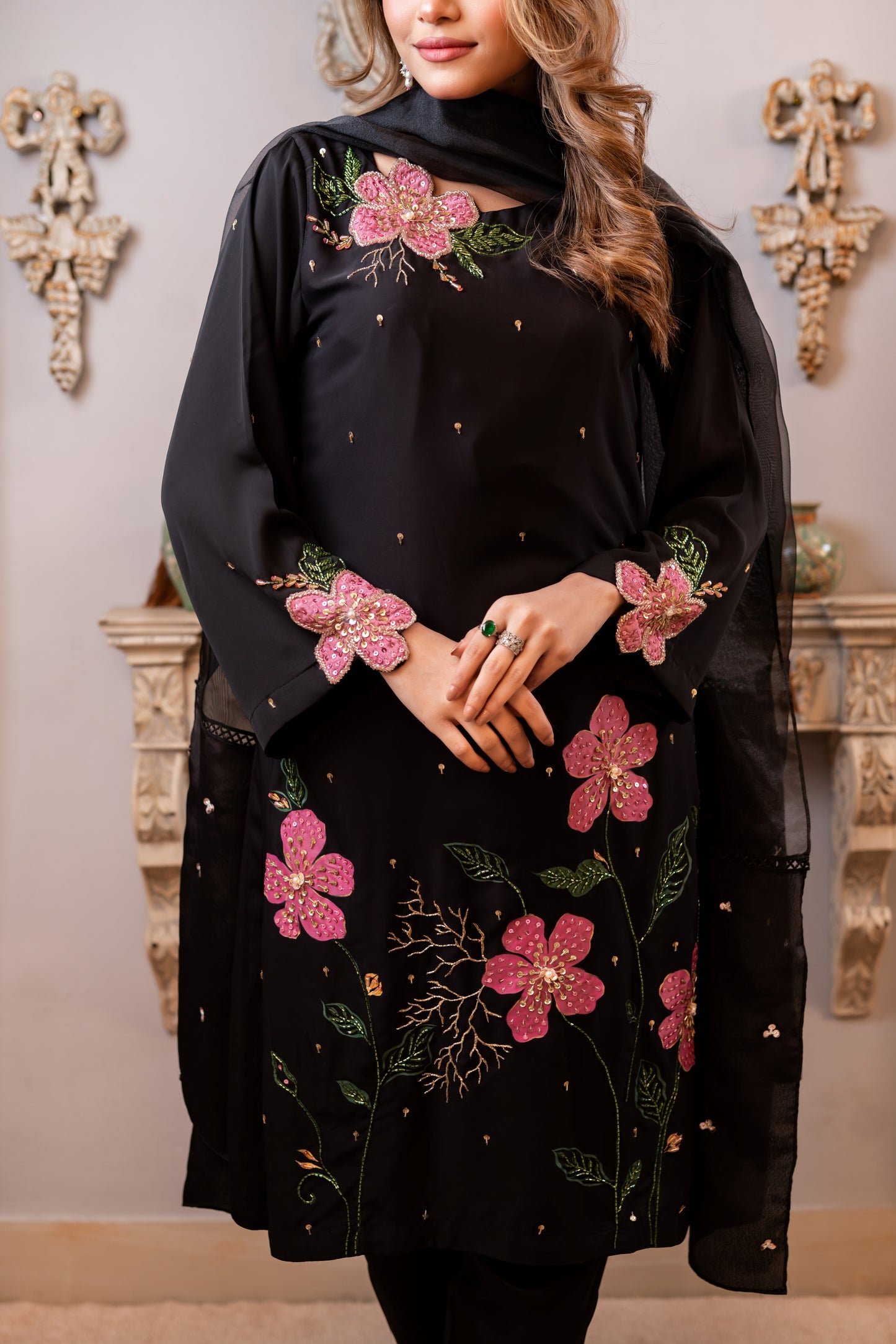 Black Floral Embroidered Kameez
