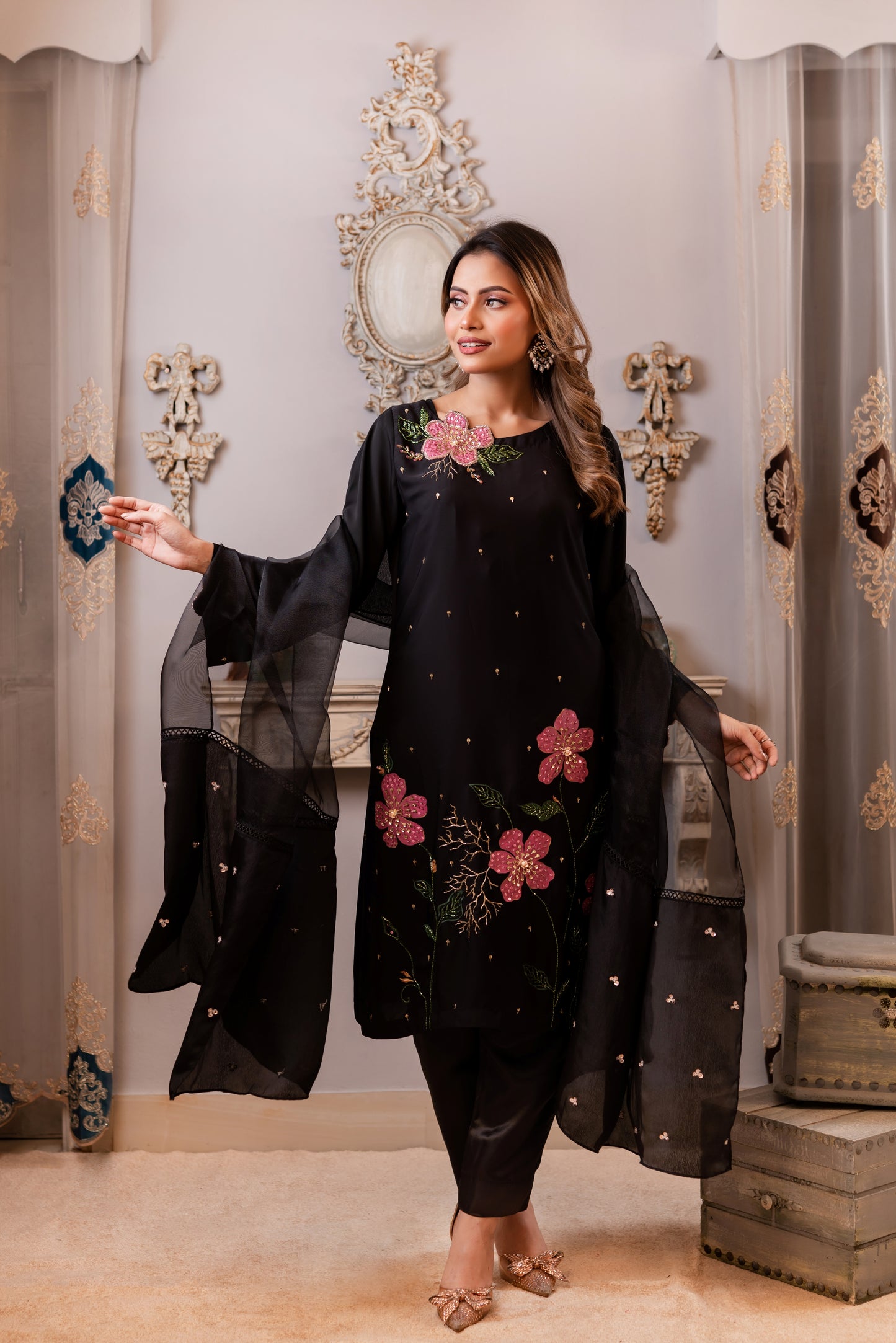 Black Floral Embroidered Kameez