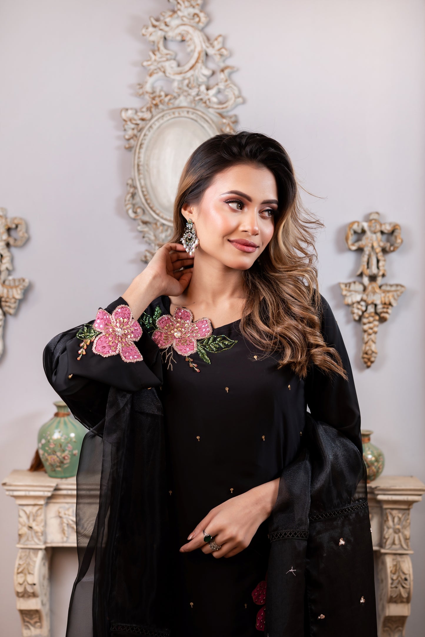 Black Floral Embroidered Kameez