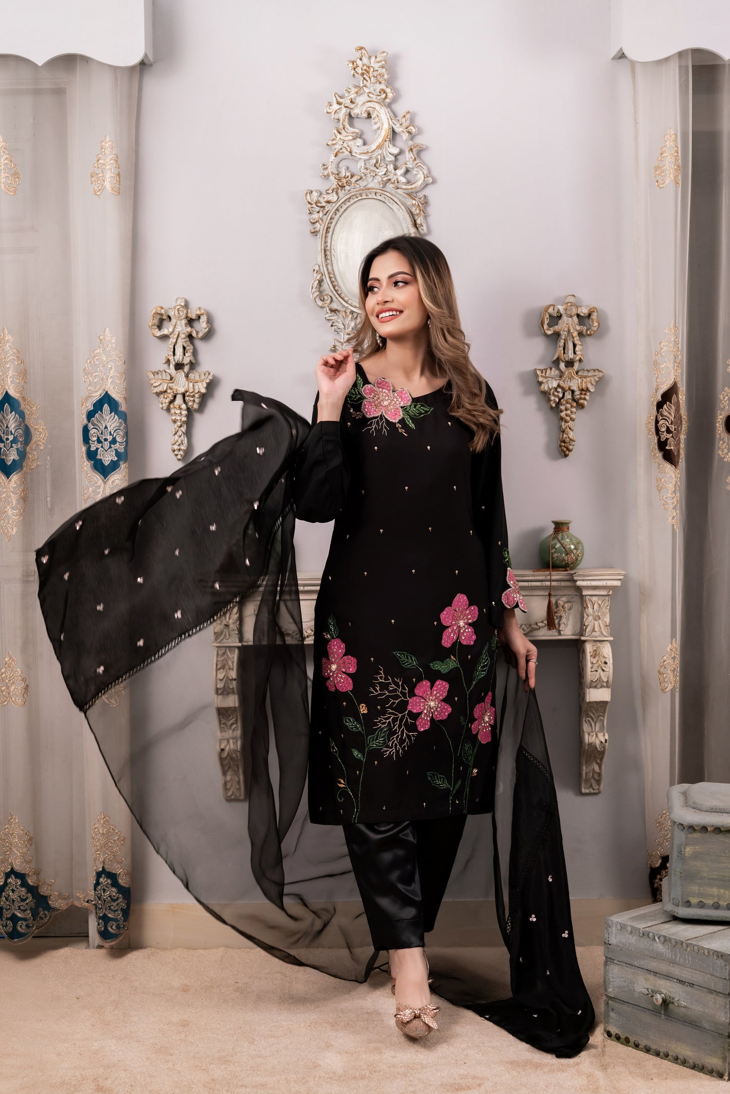 Black Floral Embroidered Kameez