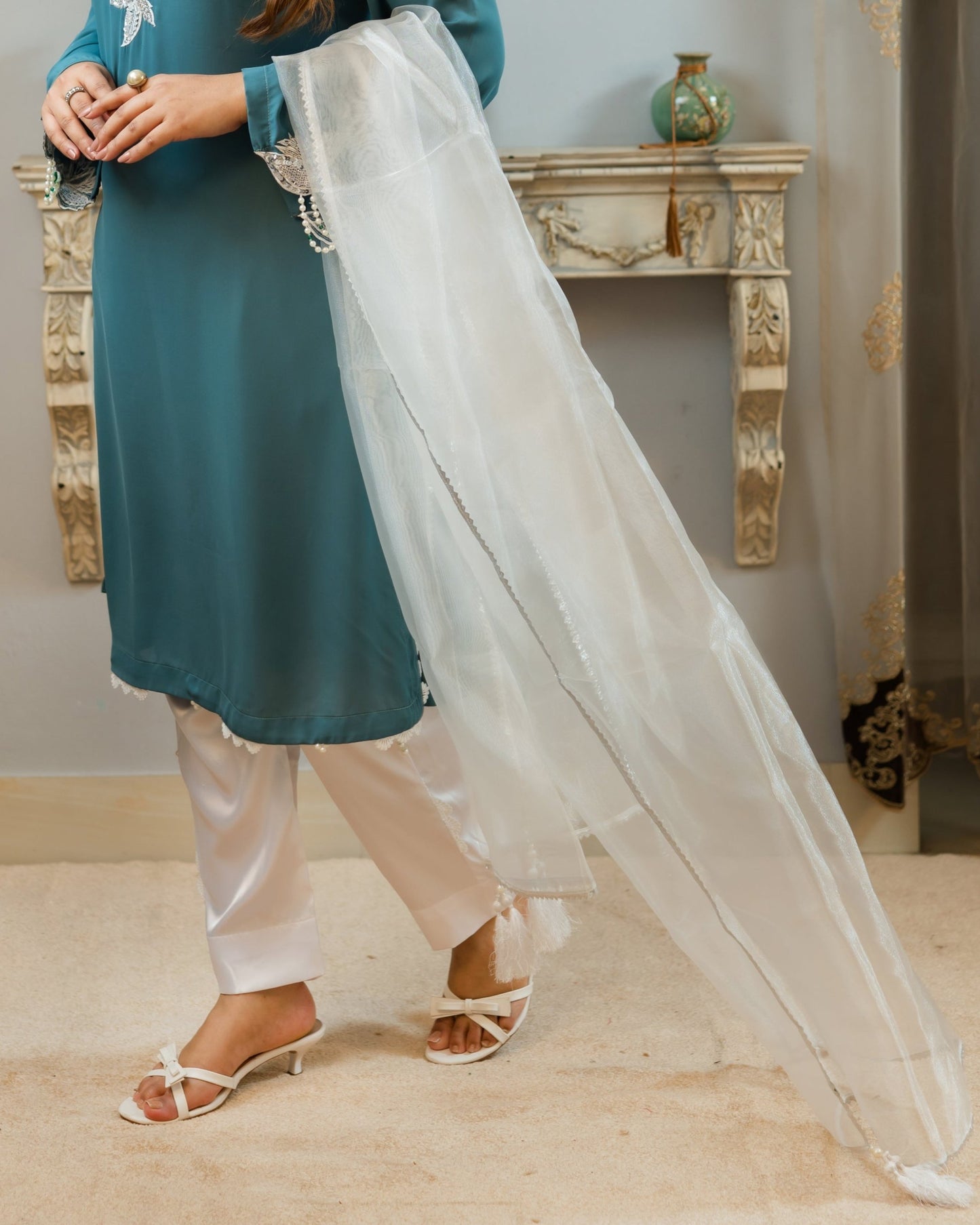 Elegant White Tassel Dupatta