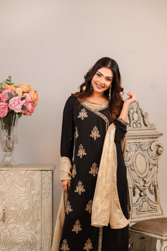 Black and Gold Zardozi Kurti Set