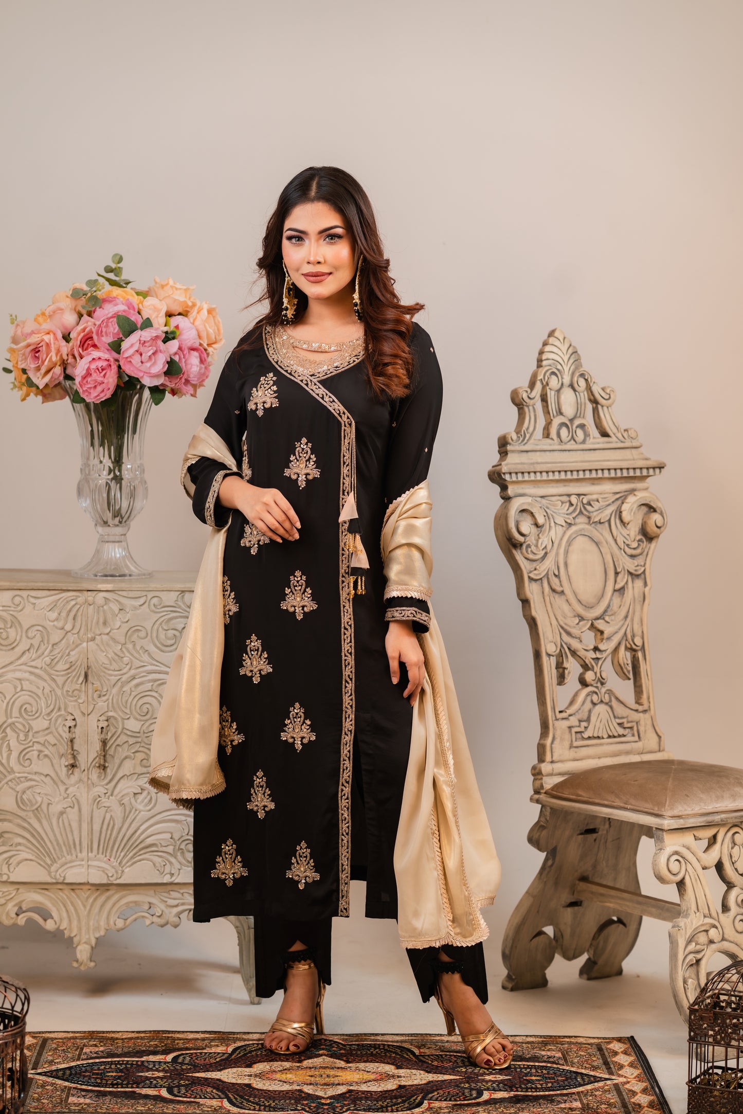 Black and Gold Zardozi Kurti Set