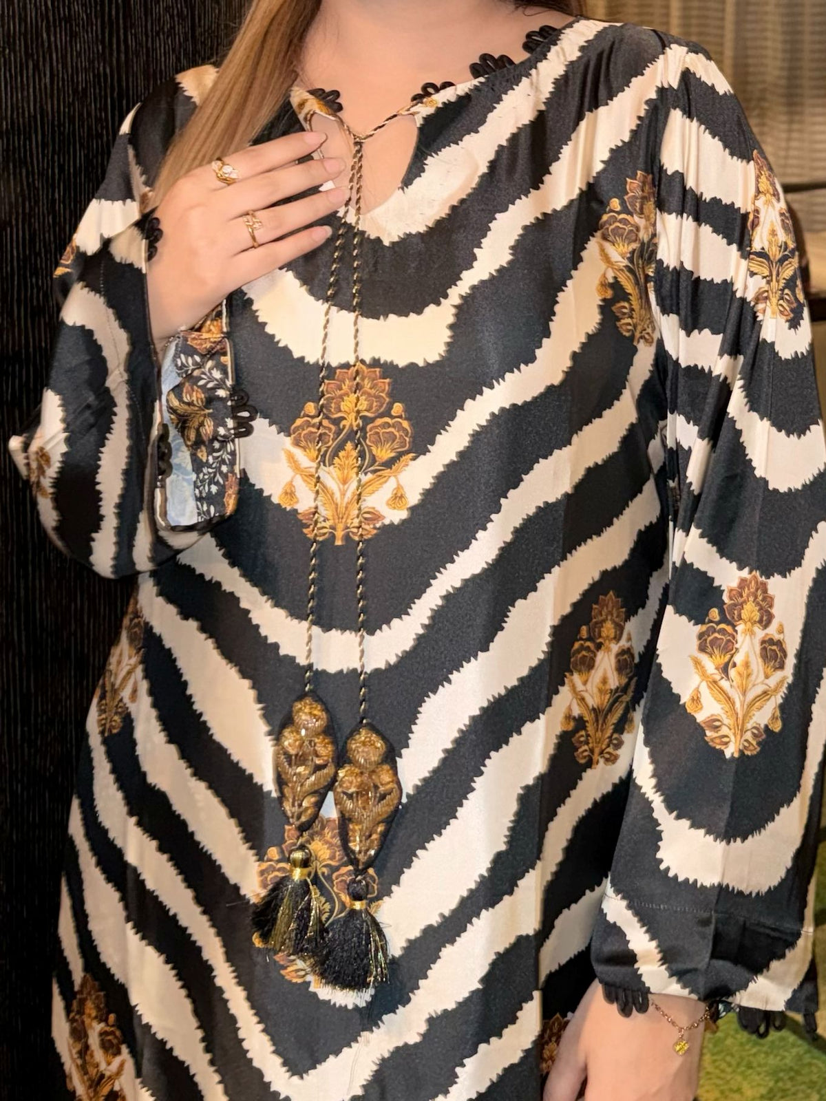Monochrome Heritage Kameez And Pant Set