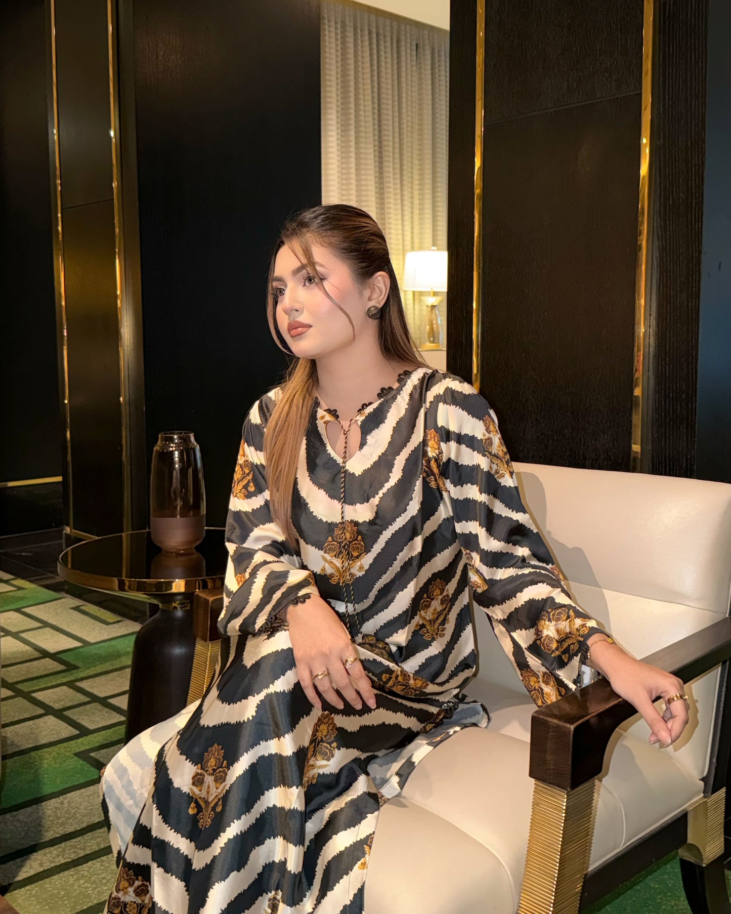Monochrome Heritage Kameez And Pant Set