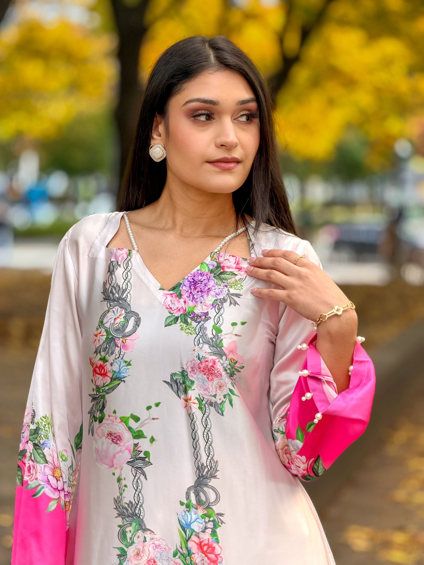 Blooming Grace – Pink & White Floral Kameez And Pant Set