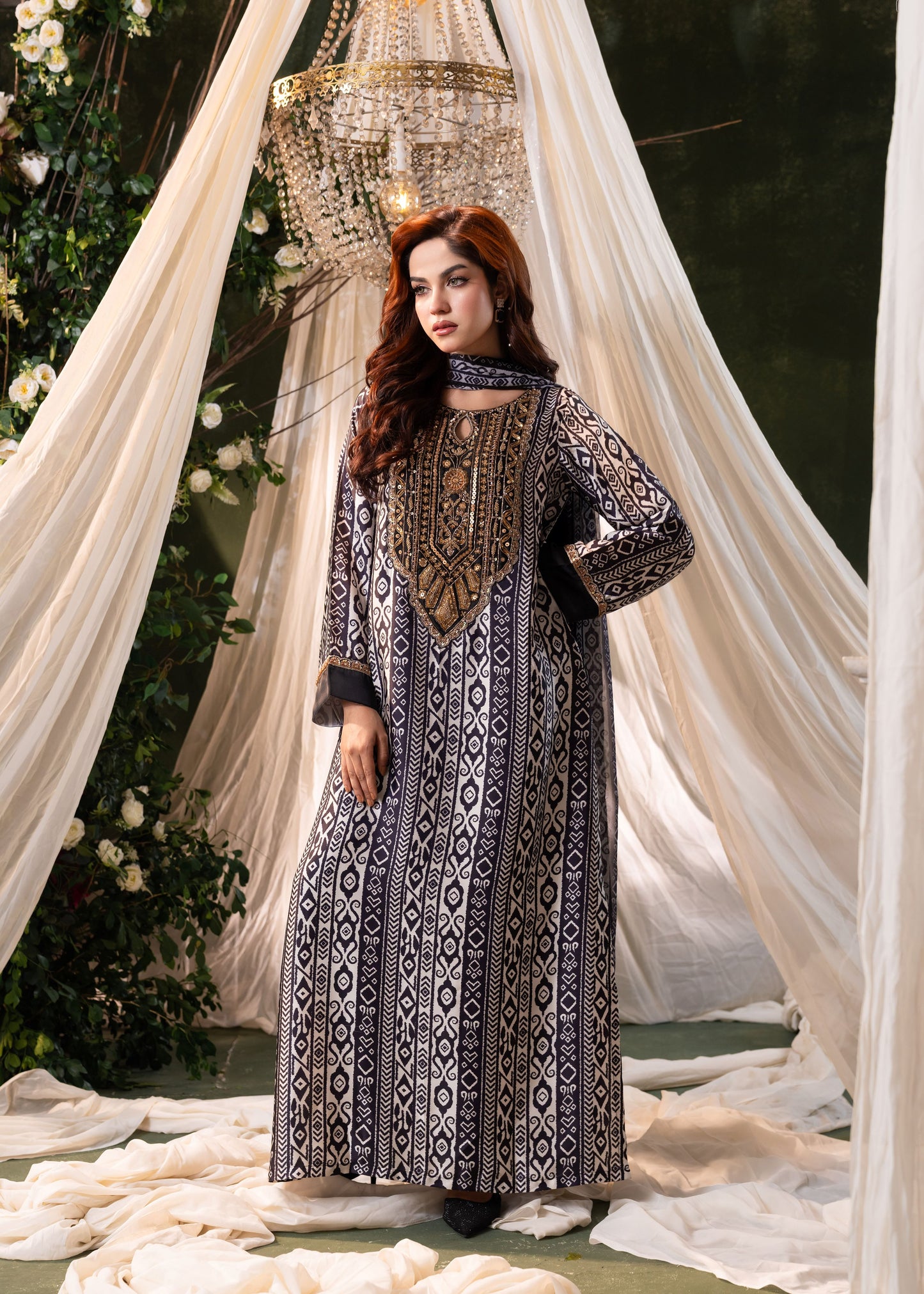Monochrome Muse Kameez And Orna Set