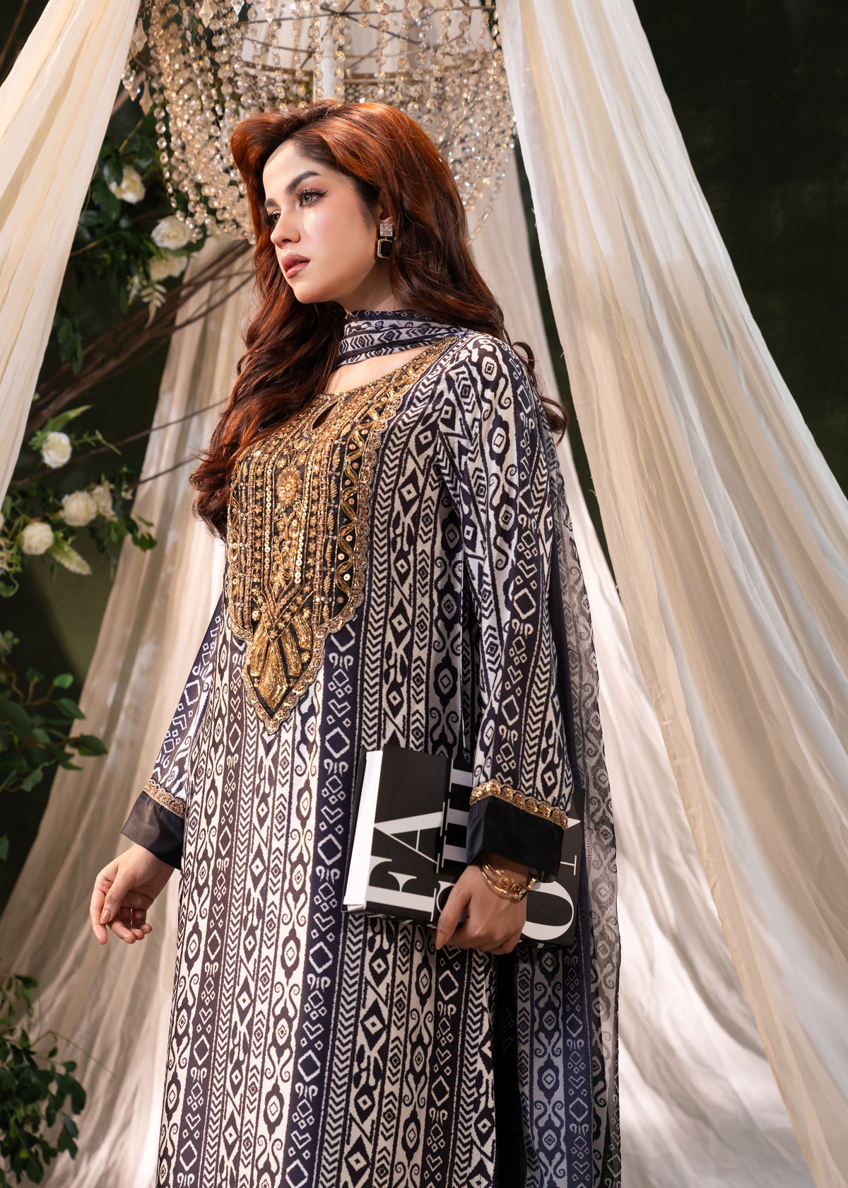 Monochrome Muse Kameez And Orna Set