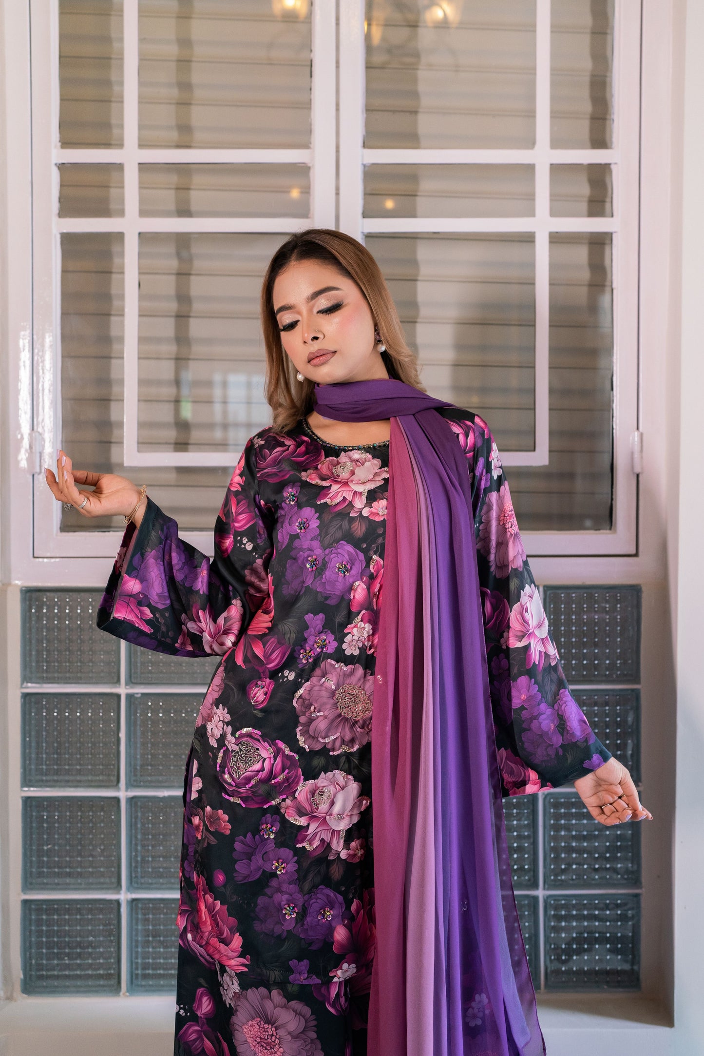 Petal Charm Kameez And Pant Set