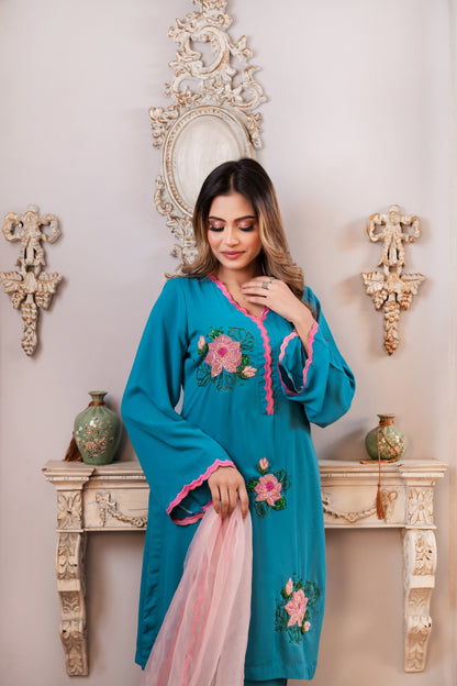 Elegant Embroidered Turquoise Kameez
