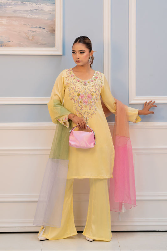 Buttercup Bloom Festive  Three-Piece Set