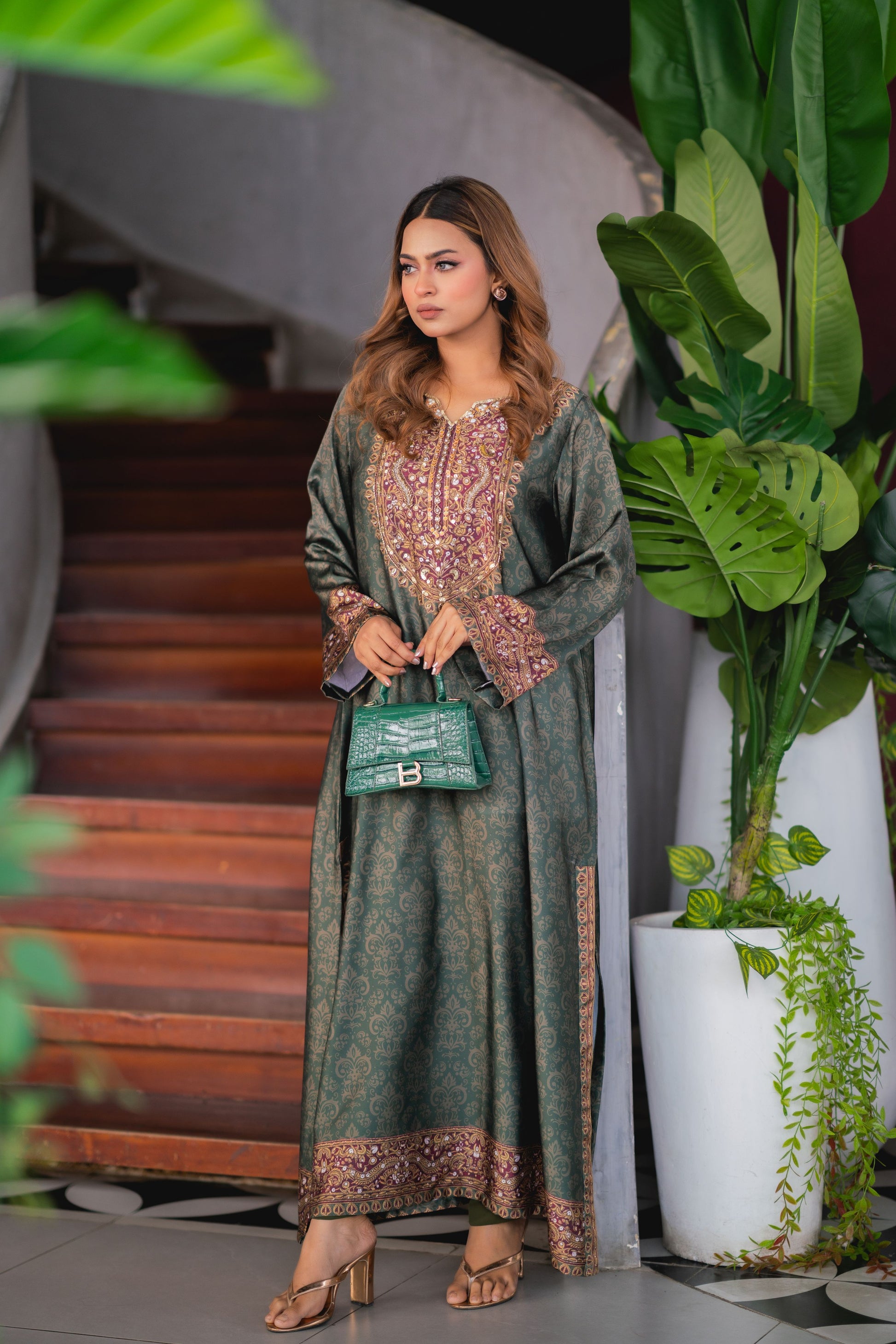 long dress kameez Embellished Simple Long Salwar Kameez Pakistani Party Dress LARGE